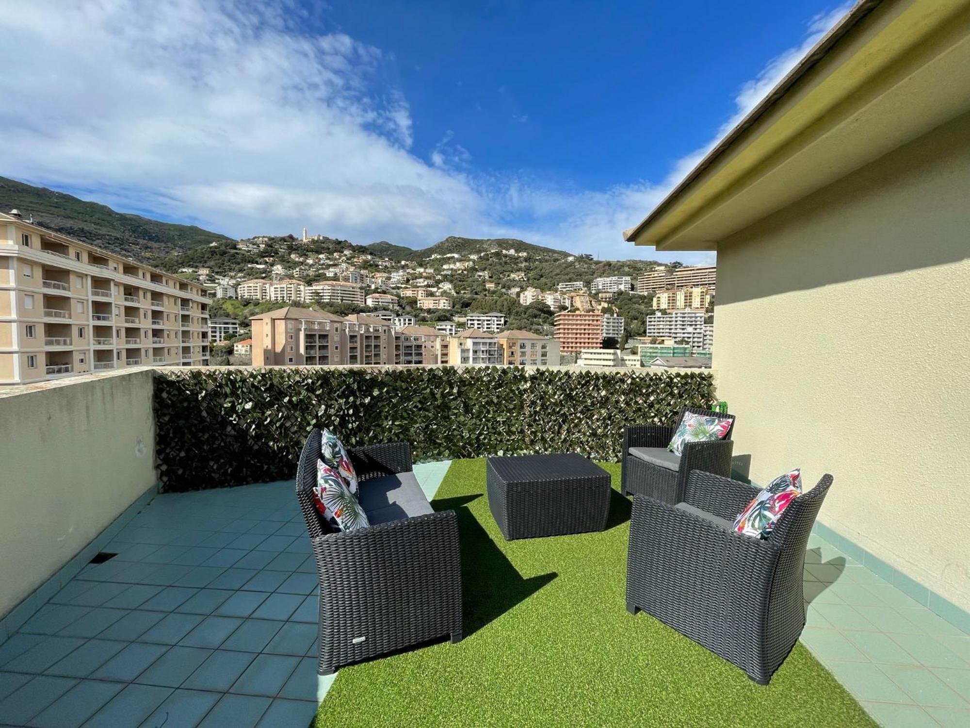 Grand T2 Proche Centre Ville, Vue Mer Et Montagne Coventry Exterior foto