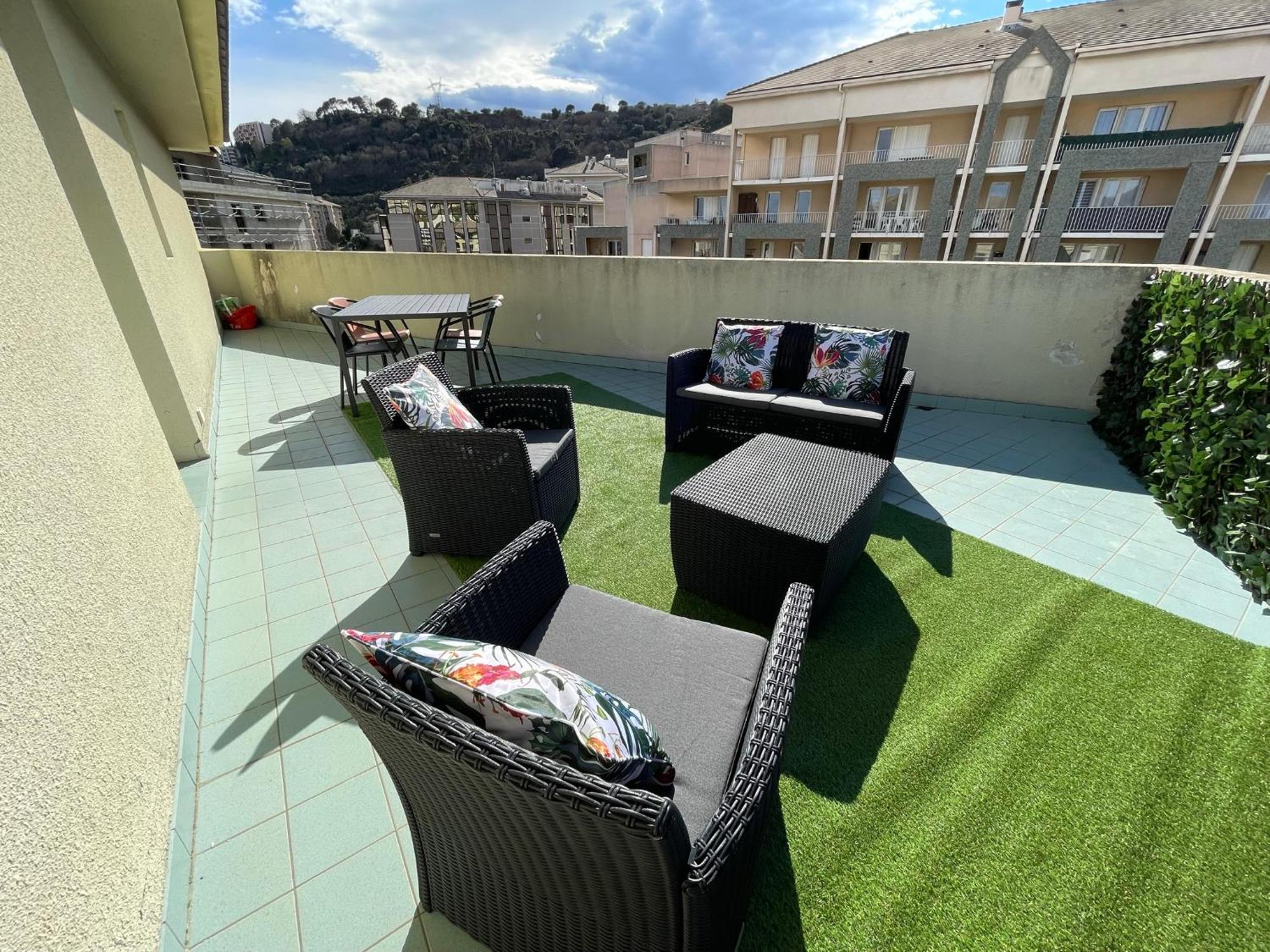 Grand T2 Proche Centre Ville, Vue Mer Et Montagne Coventry Exterior foto